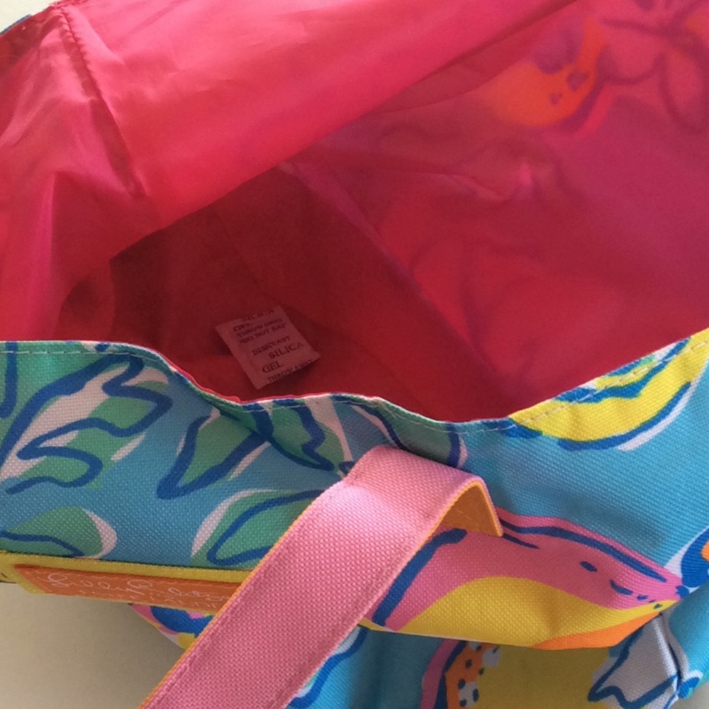 Lilly Pulitzer for Estée Lauder tote - Picture 4 of 6
